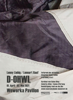Plakat zur Ausstellung. Anklicken vergrößert das Bild. Es zeigt: Zusammengenähte Stoffe in beige und grau. Darauf stehen in grauer Schrift die Daten zur Ausstellung.