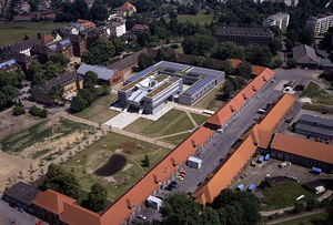 Die Akademie auf dem Leonardo-Campus, 2001 Die Akademie auf dem Leonardo-Campus, 2001