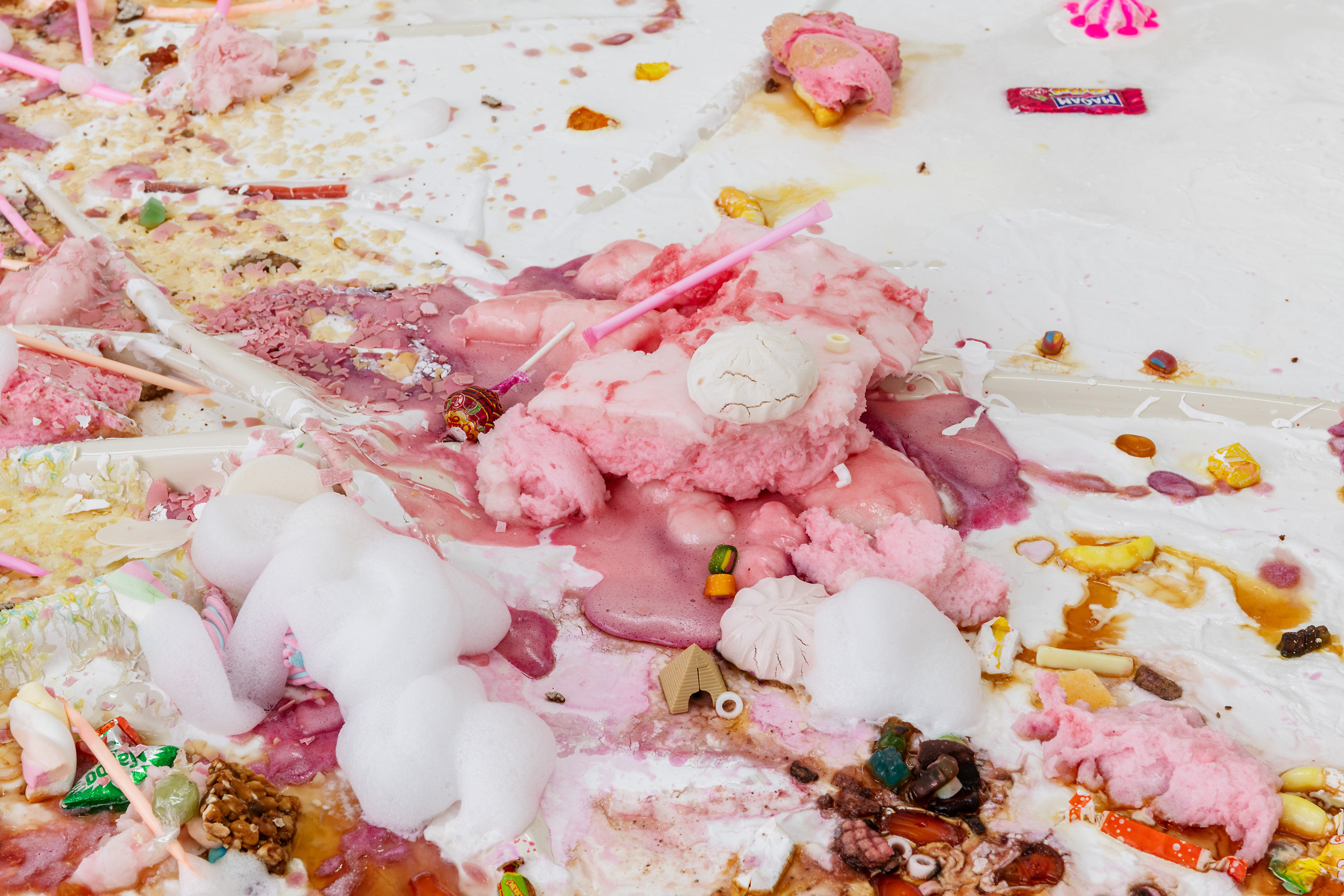 Eventbild für Finissage: Kathrin Graf und Liza Dieckwisch /// sweet velvet dreams and crispy clouds